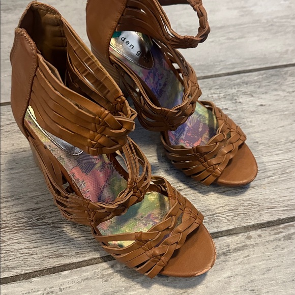 Madden Girl Shoes - Madden Girl Brown Strappy Heeled Platform Costume Y2K 90s Vintage Sandals Size 8